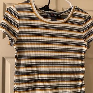 Small crop top shirt